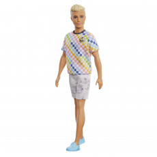 Barbie GRB90 Papusa Ken cu tinuta lejera de vara, 29 cm